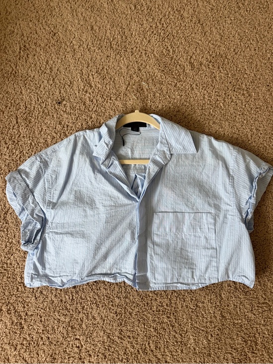 Zara Tops - Zara Light Blue Striped Cropped Button-Up Blouse